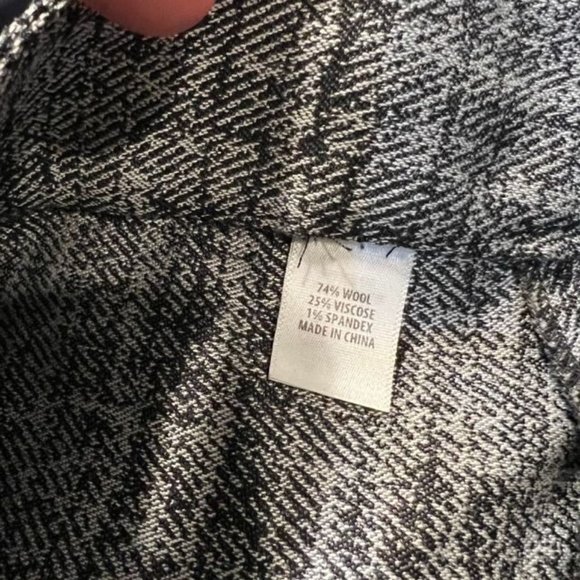 St. John Collection Women's Black & White Wool Blend Emma Ankle Pants Size 8 - Picture 5 of 6